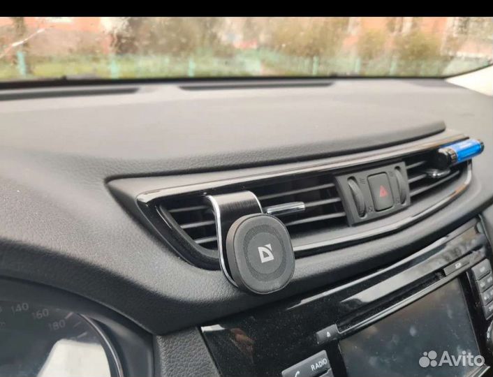 Автомобильный магнитный держатель