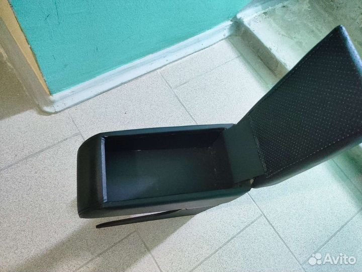 Подлокотник универсальный