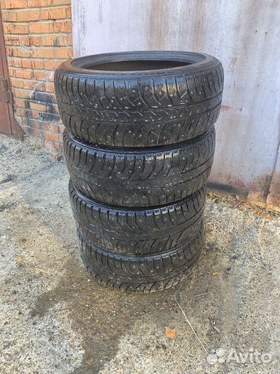 Bridgestone Ice Cruiser 7000 205/50 R17 27K