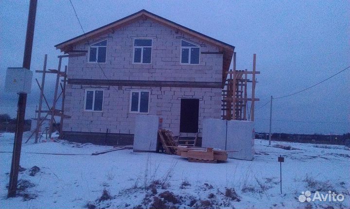 Бригада строителей