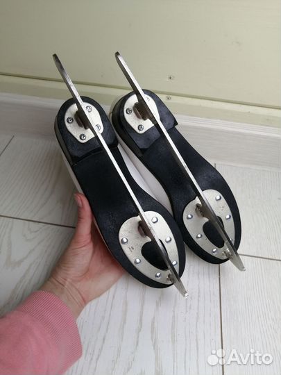 Коньки фигурные