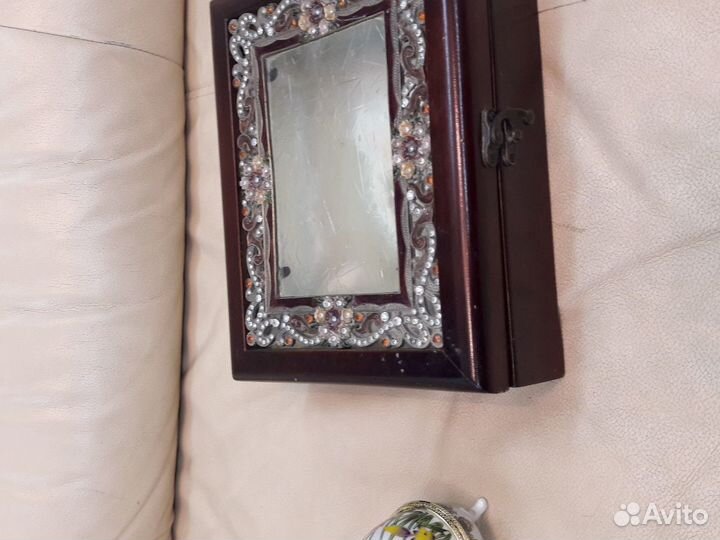 Шкатулка со стразами деревянная