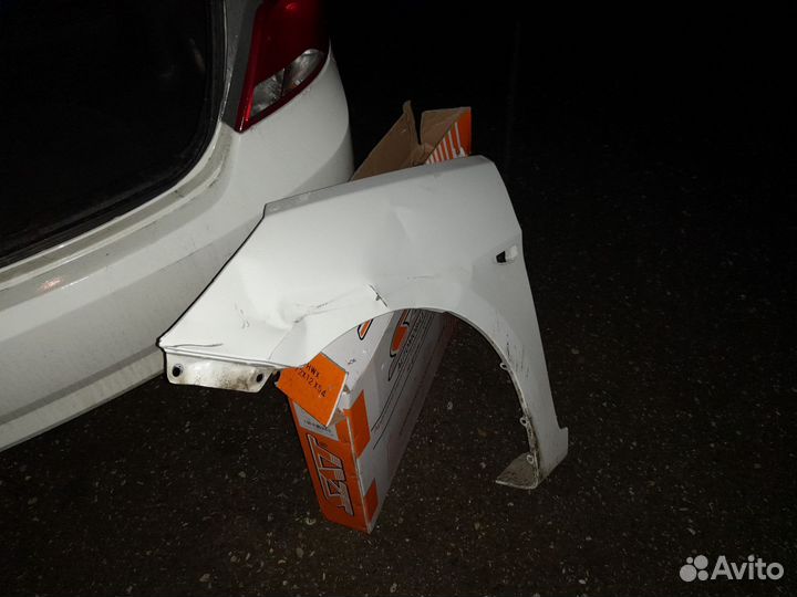 Крыло переднее левое на hyundai solaris