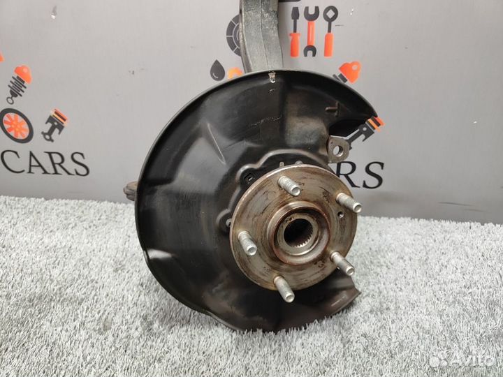 Поворотный кулак передний правый Honda Accord 8