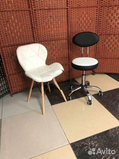 Стул мастера педикюра маникюра