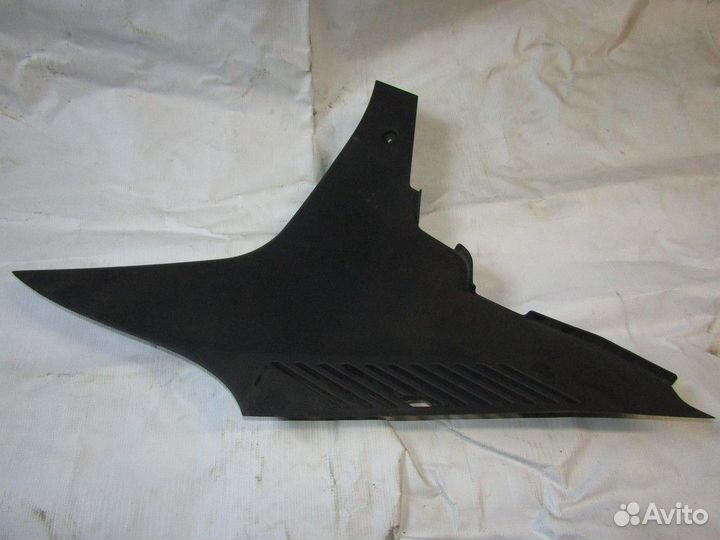 Обшивка стойки Logan 2005-2014