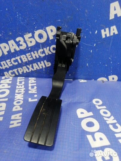 Педаль газа Renault Logan 2 седан 2019