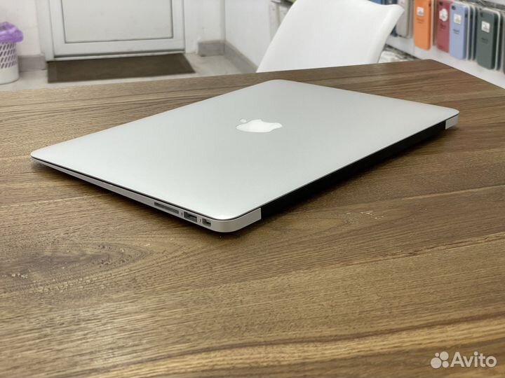 MacBook Air 13 2015 i5,8gb, 256gb Silver (б/у)
