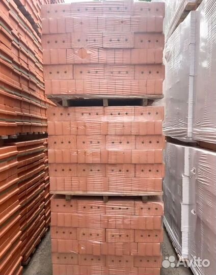 Строительный кирпич