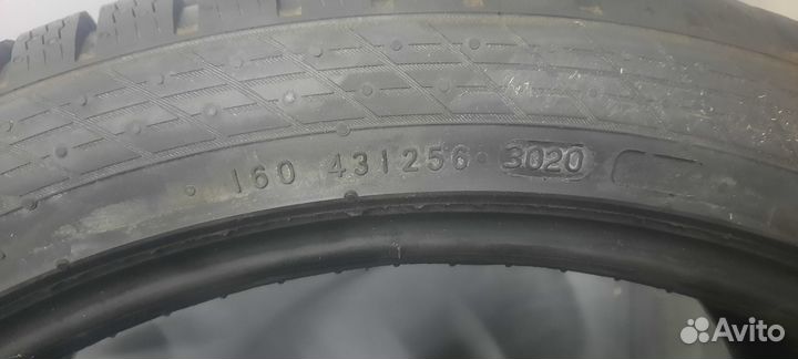 Nokian Tyres WR Snowproof P 245/40 R20 99W