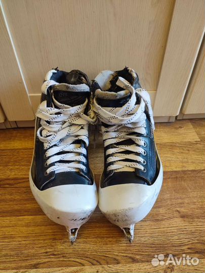 Вратарские коньки bauer nxg total one sr