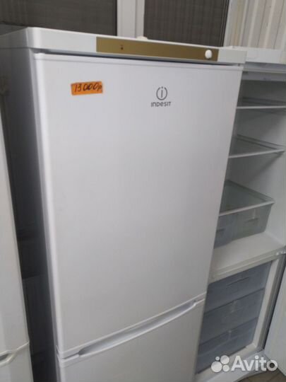 Холодильник indesit