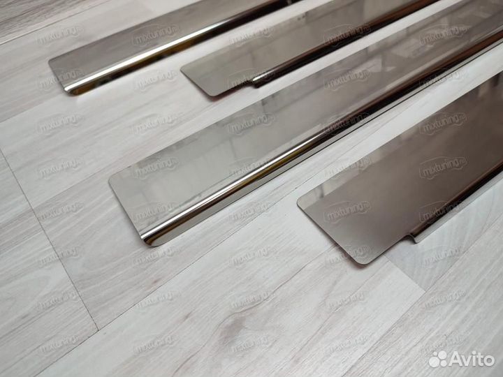 Накладки на пороги 