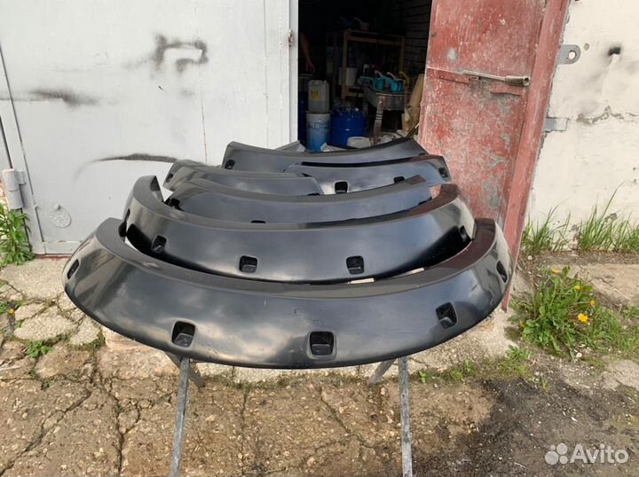 Расширители на Mitsubishi Pajero Sport 2