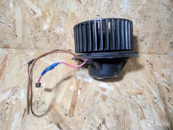 Моторчик печки Vento Golf 3 Passat b3