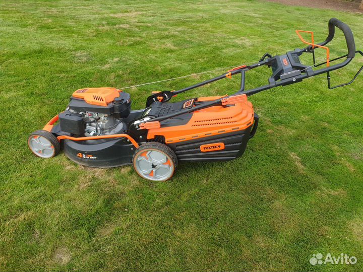 Газонокосилка бензиновая самоходная