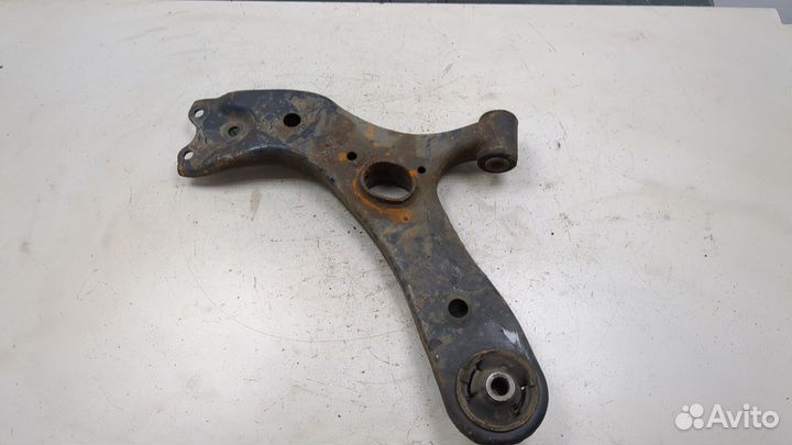 Рычаг подвески правый передний Toyota Auris E18 2012