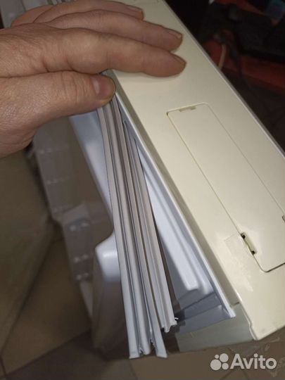 Уплотнитель двери холодильника, морозильной камеры