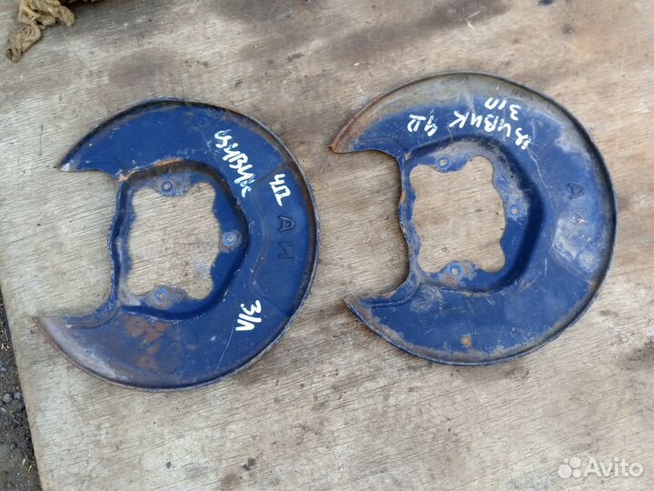 Пыльник тормозного диска на Хонда Цивик 4Д 2009г