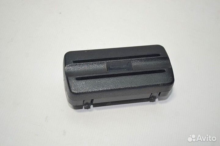 Салонная пластиковая маленькая деталь mercedes-ben