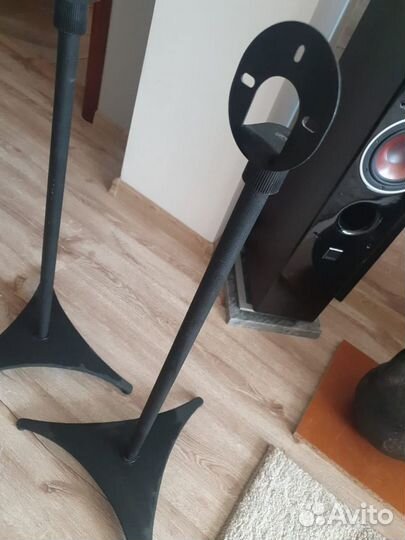 Стойки под акустику