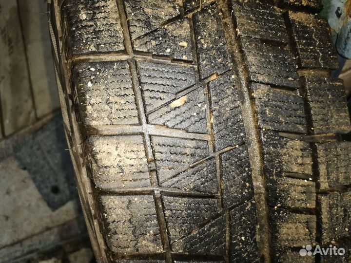 Bridgestone Blizzak Revo GZ 205/75 R15