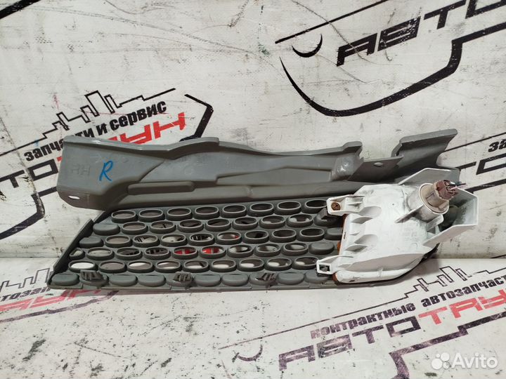 Решетка радиатора nissan march AK12 BK12 BNK12 K12 YK12 правая С ПОВТОРИТЕЛЕМ 3452 1 модель 62320AX0