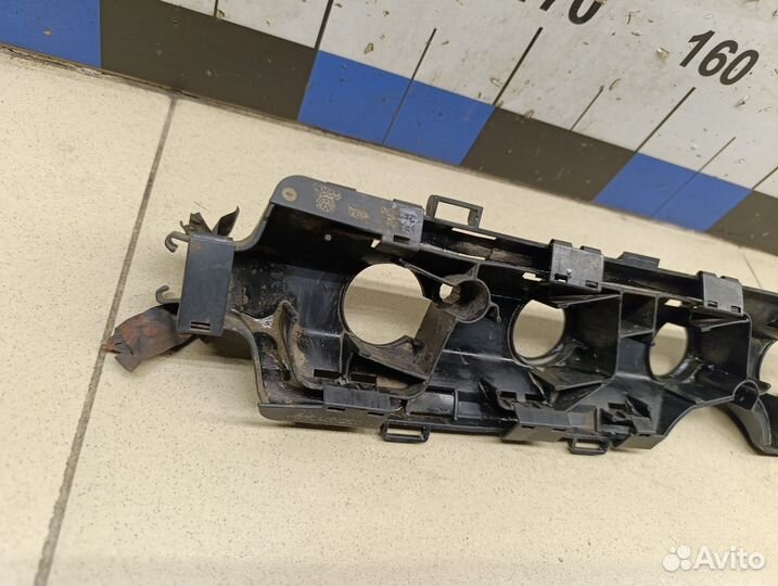 Канал для кабеля VW Polo (Sed RUS) 2011