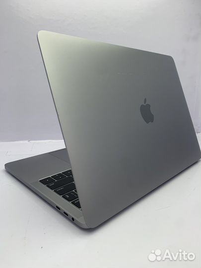 MacBook Pro 13 core i7 16 512 очень мощный 18 год