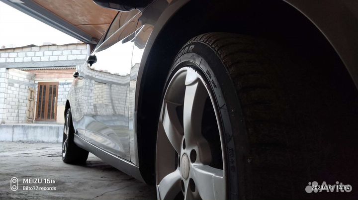 Ford Focus 2.0 AMT, 2012, битый, 215 000 км