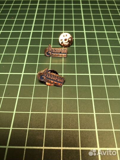 Значки на лацкан пиджака(френчик) газпромнефть