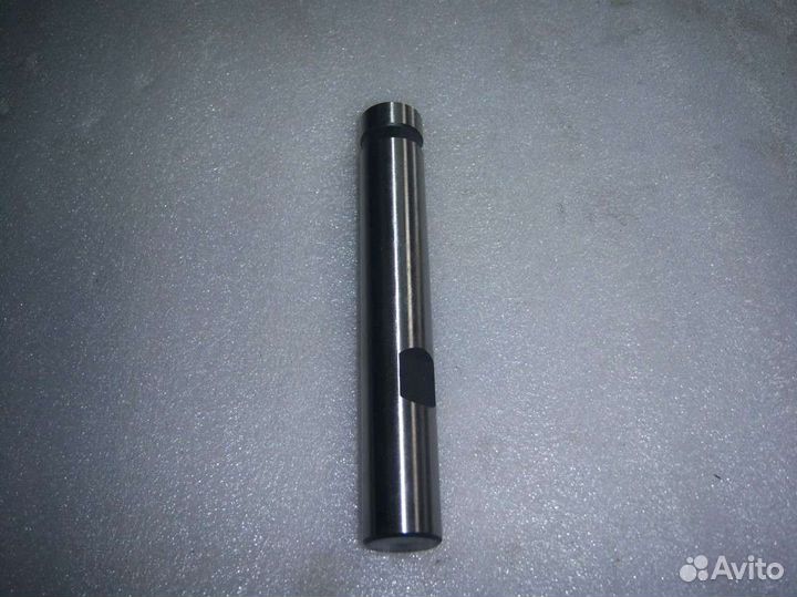 Шкворень поворотного кулака левый (L) toyota 7-8FD