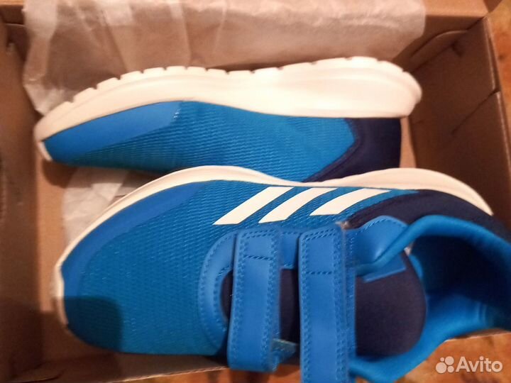 Кроссовки Adidas новые