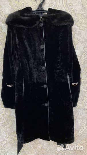 Шуба мутоновая с капюшоном