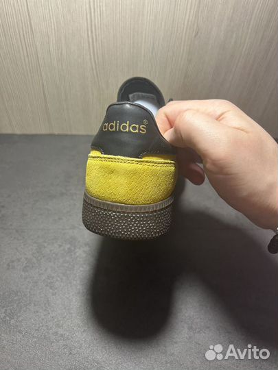 Кроссовки adidas handball spezial moscow yellow