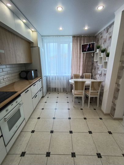3-к. квартира, 84 м², 16/17 эт.