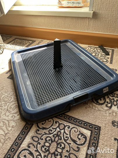 Лоток для собак со столбиком