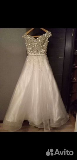 Вечернее платье