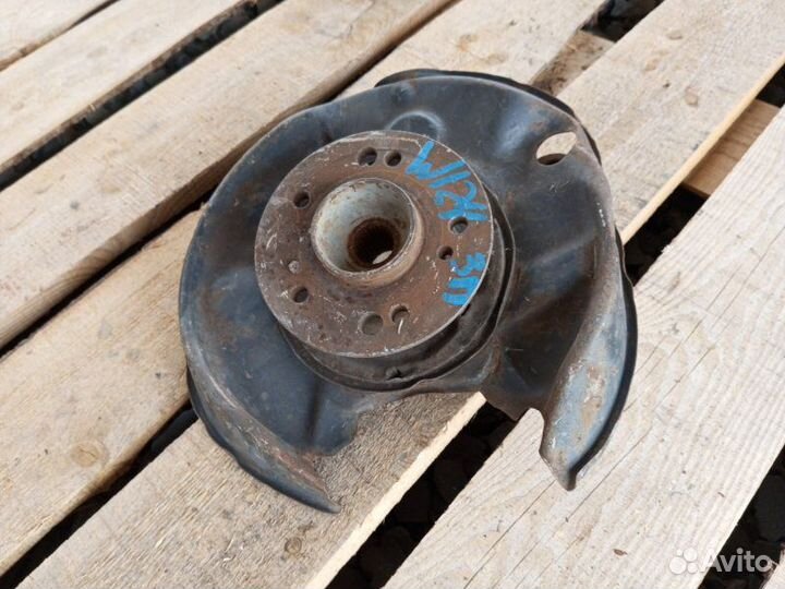 Кулак поворотный задний правый Mercedes Benz