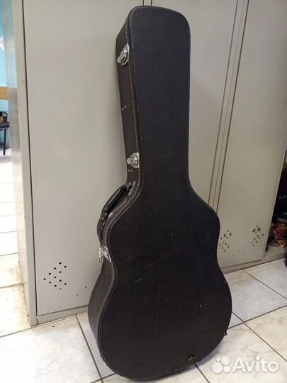 Жёсткий кейс для акустической гитары, чёрный, б/у