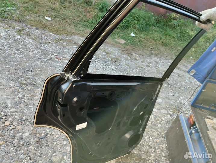Дверь задняя левая Subaru Forester 4