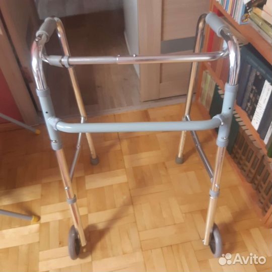 Ходунки для взрослых на колесах