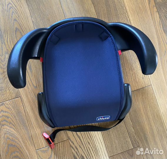 Бустер chicco 15-36 кг