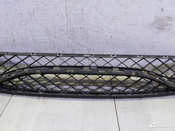 Решетка бампера Рено