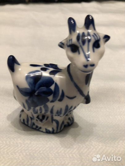 Фарфоровые статуэтки Гжель