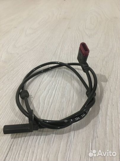 Датчик ABS задний левый Mercedes Benz C200 W204