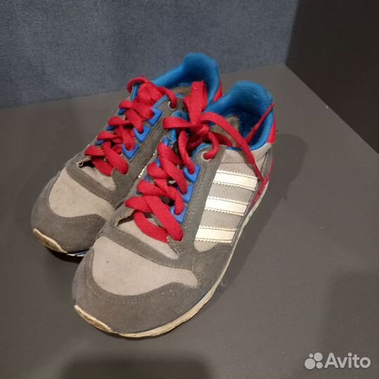 Кроссовки adidas