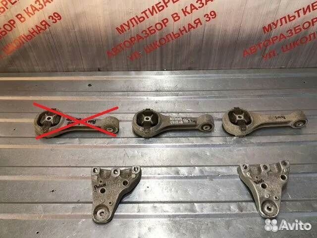 Кронштейн опора двигателя Фольксваген Поло 5