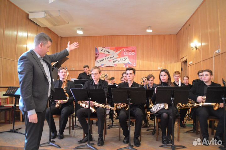 Педагог музыки, саксофона, блок-флейты, фортепиано