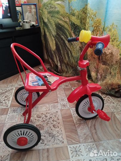 Трехколесный велосипед